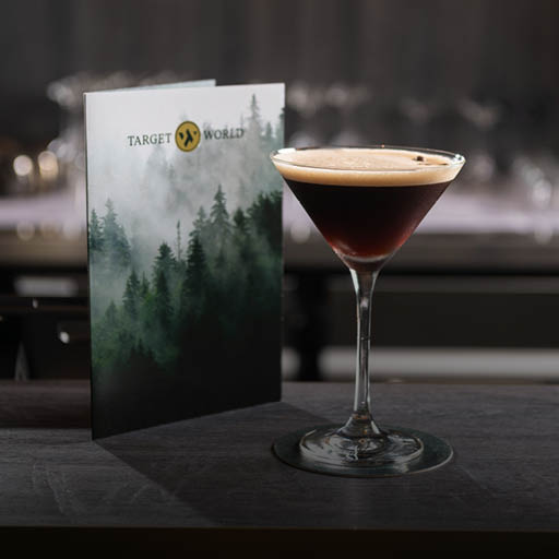 Espresso Martini mit Getränkekarte | TARGET WORLD